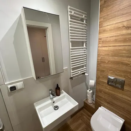 Budget 2 #self Check-in #essentials Included Apartman